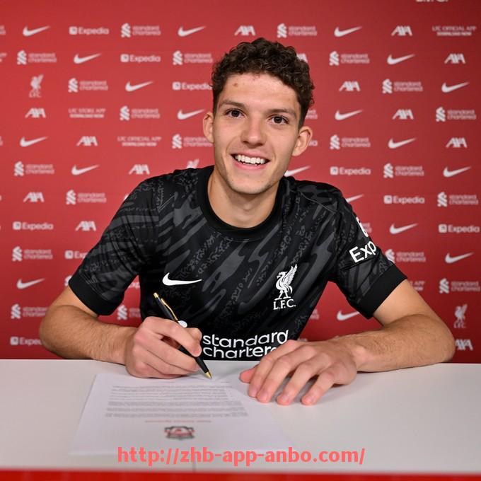 安博体育app下载-拜仁慕尼黑作为德甲最强球队的优势和挑战